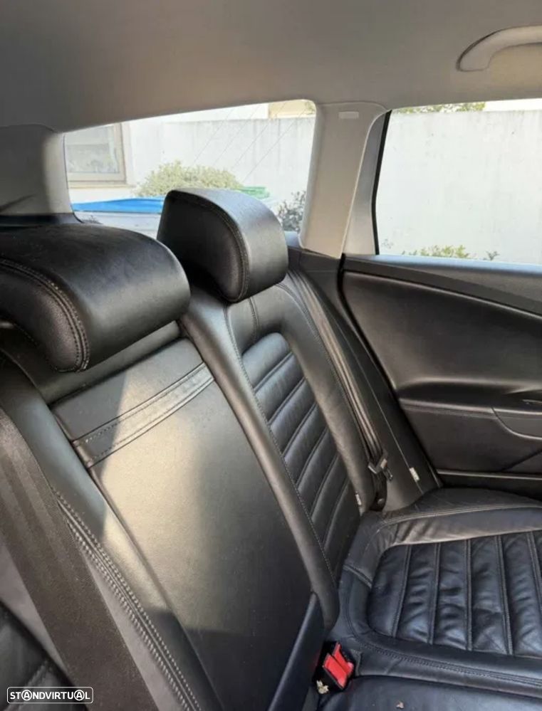 VW Passat 2.0 FSI 4Motion R-Line Edition - 11