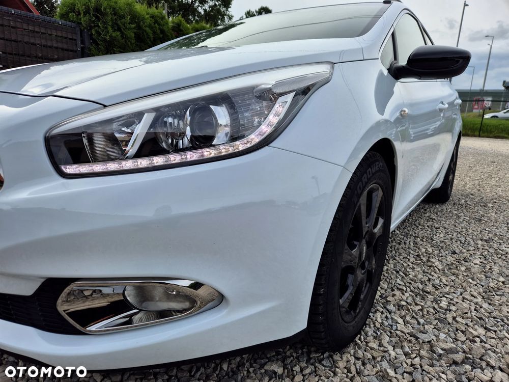 Kia Ceed 1.6 GDI Fifa World Cup Edition - 5
