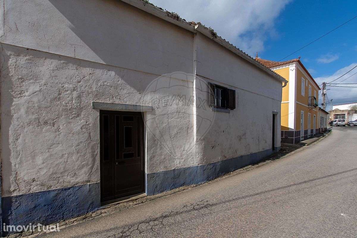 Moradia T2 para venda - Grande imagem: 2/18