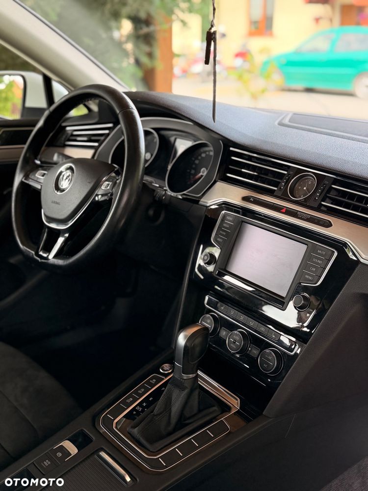 Volkswagen Passat 2.0 TDI BMT 4Mot Highline DSG - 12