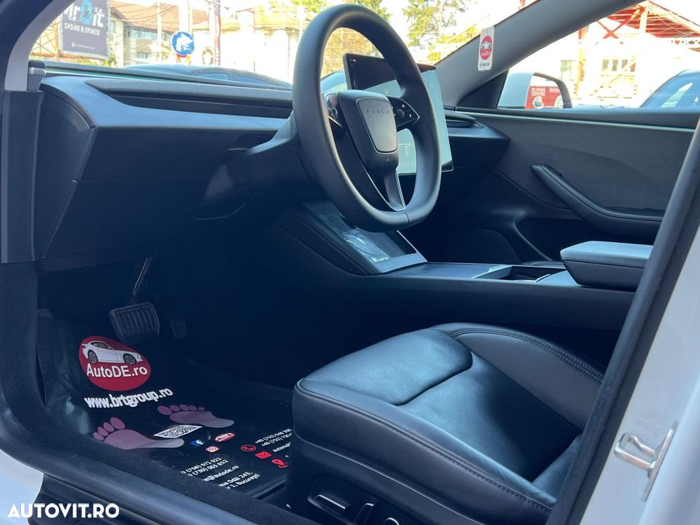 Tesla Model 3 - 7