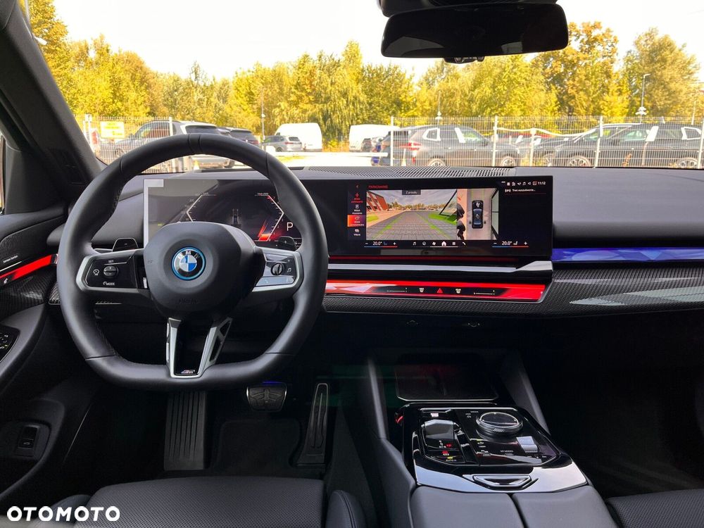 BMW Seria 5 530e xDrive PHEV M Sport - 32