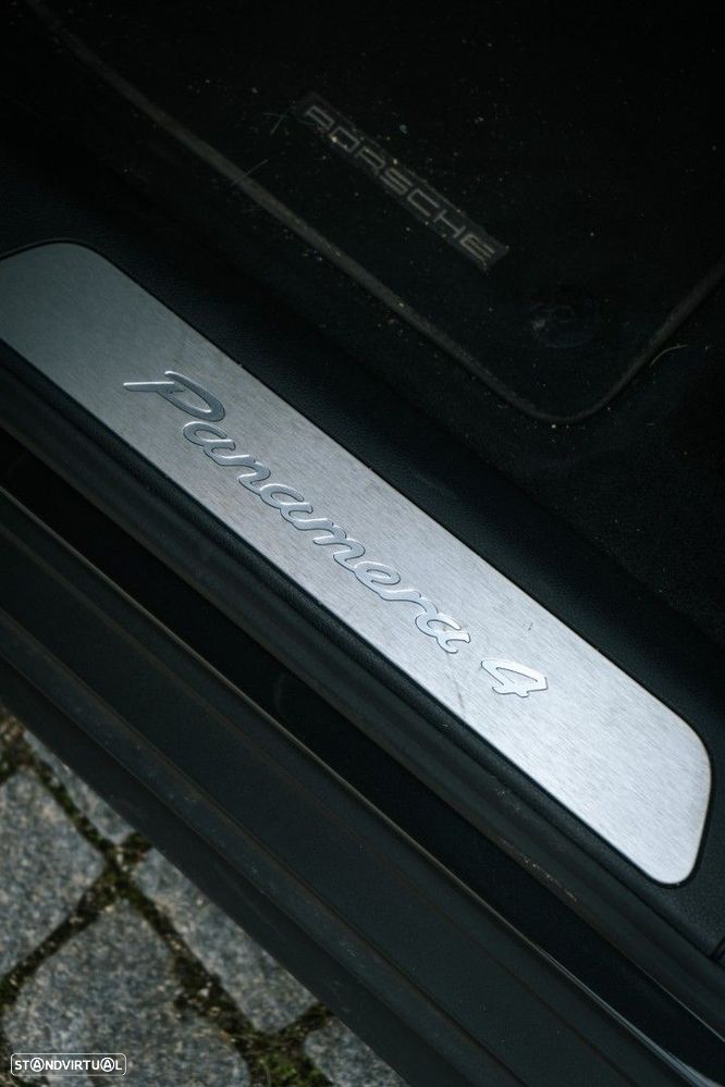 Porsche Panamera 4 E-Hybrid Executive - 17