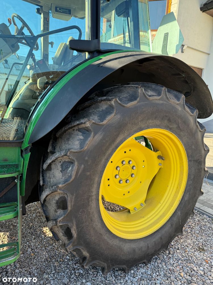 John Deere R5100 - 19