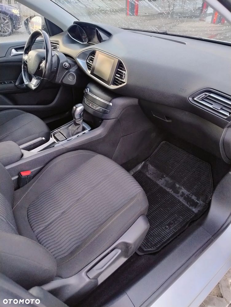 Peugeot 308 BlueHDi 120 EAT6 Stop & Start Active - 11