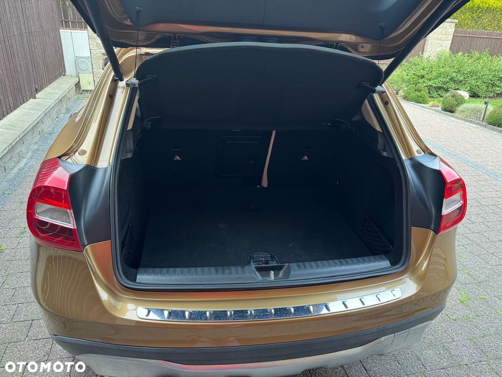 Mercedes-Benz GLA 250 4-Matic Urban - 7