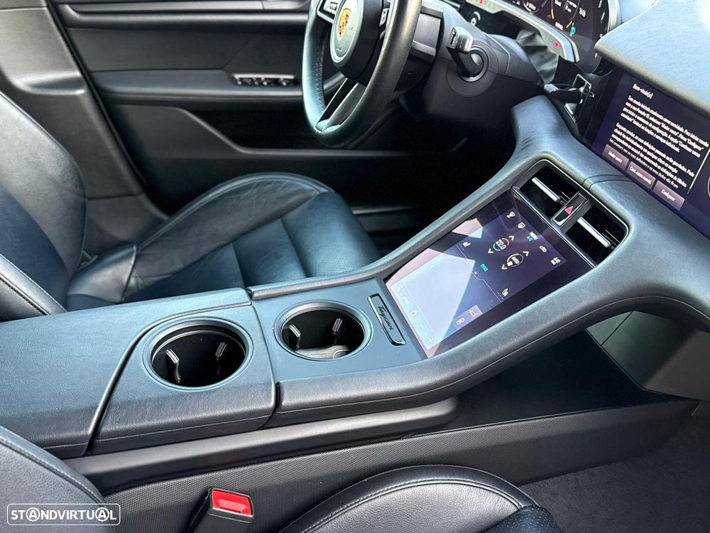 Porsche Taycan 4S - 10