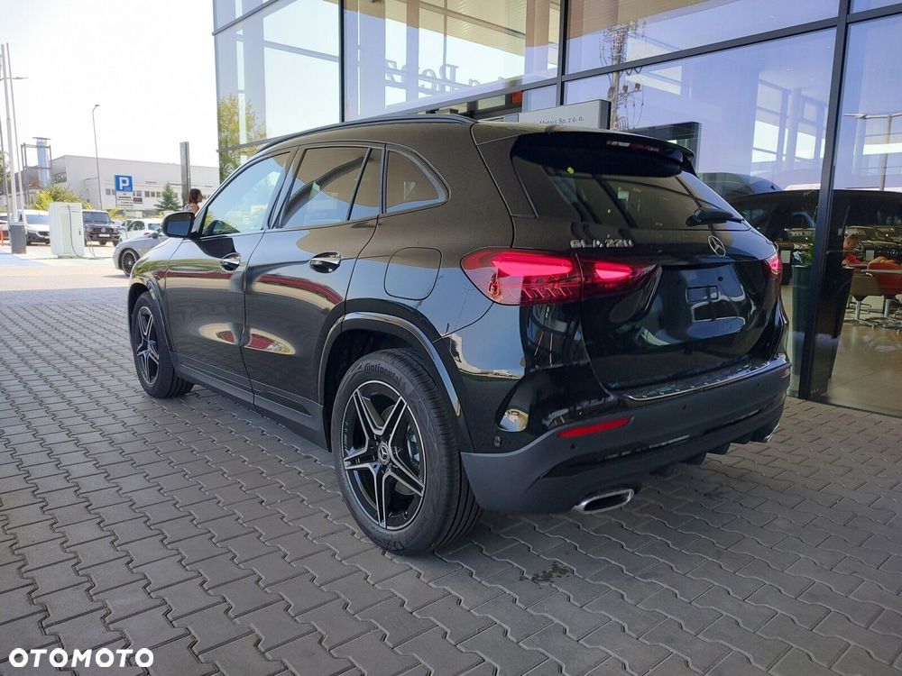 Mercedes-Benz GLA - 7