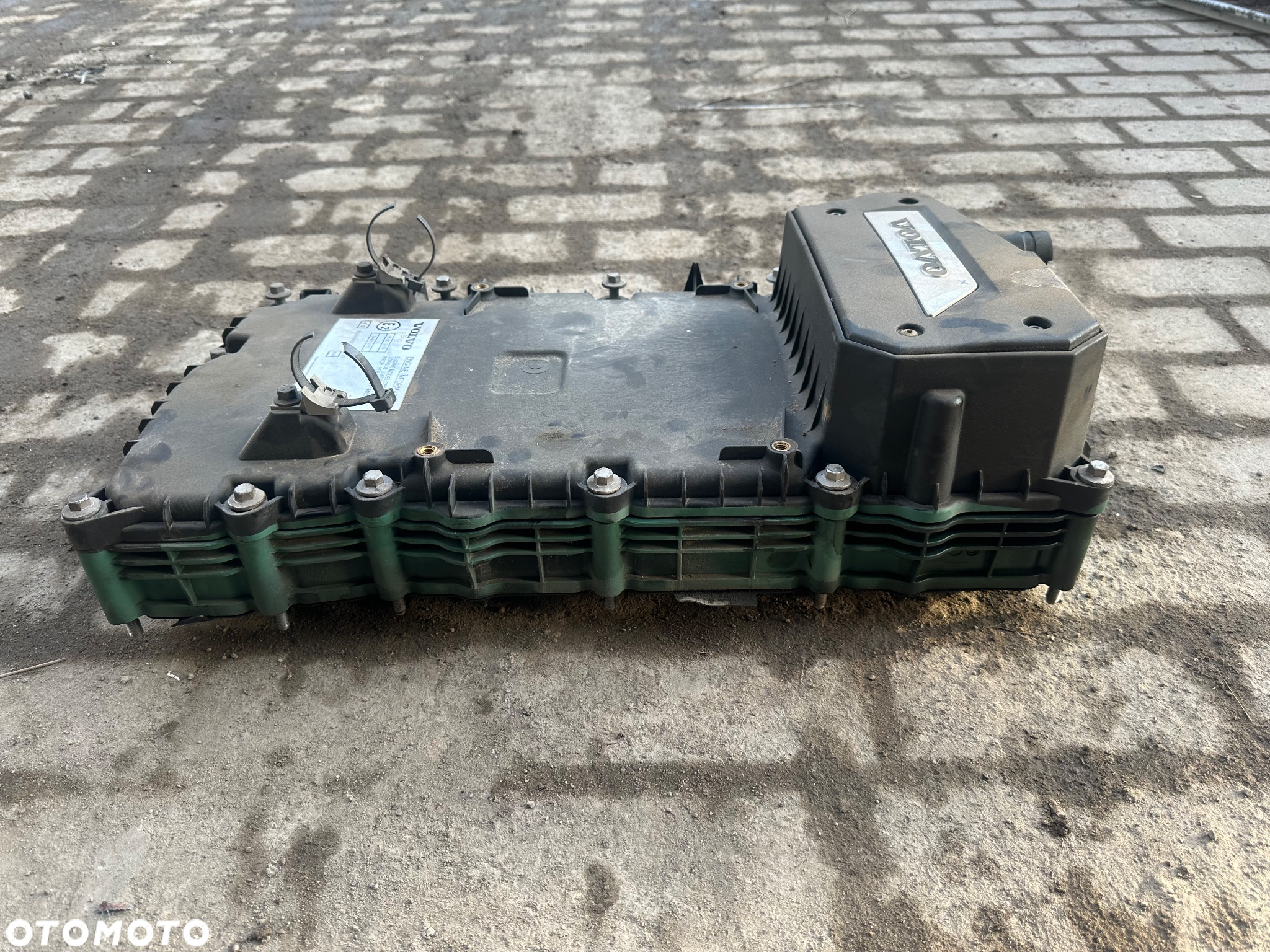 POKRYWA ZAWORÓW VOLVO FL6 D5K240 EURO6. - 6