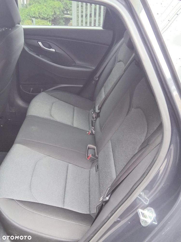 Hyundai i30 1.5 Intro - 8