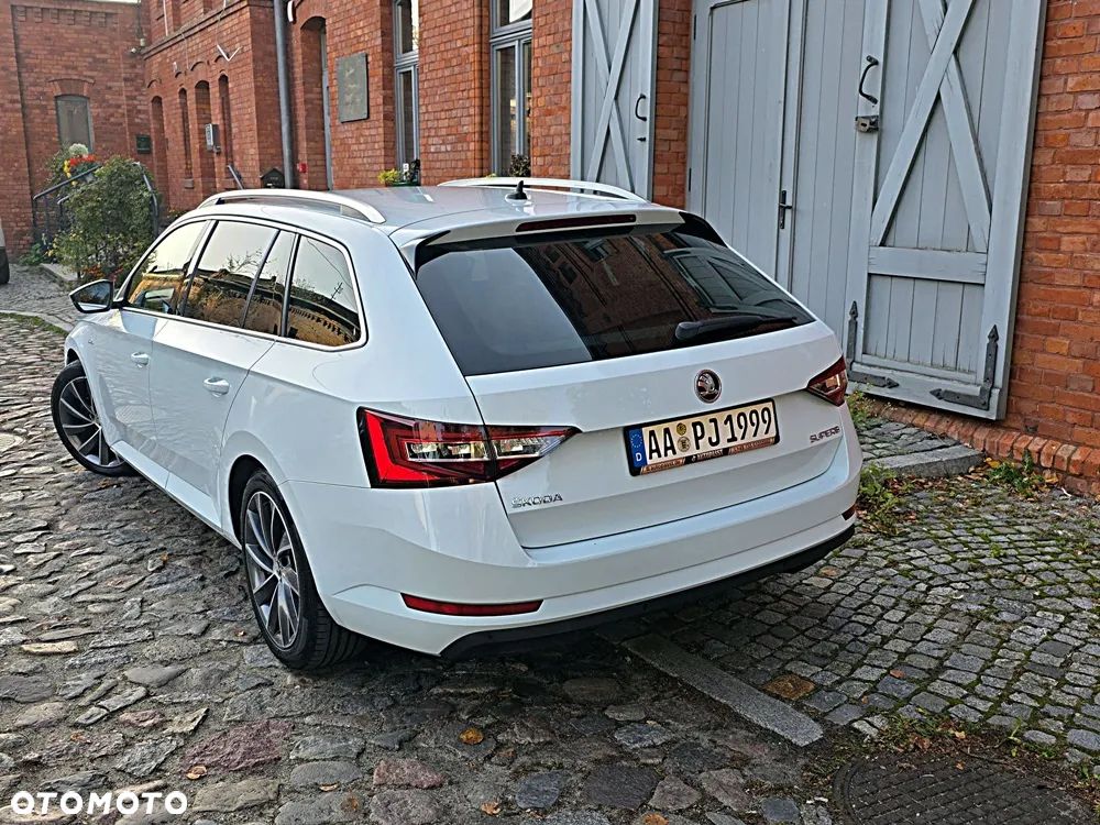 Skoda Superb 2017 photo 5