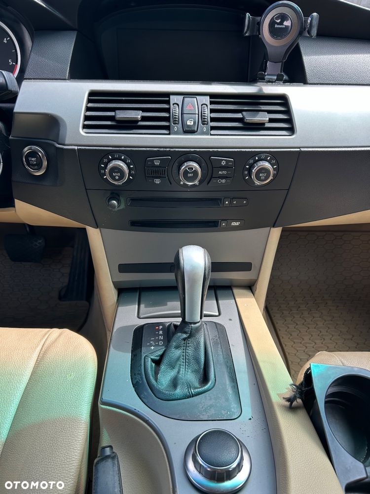 BMW Seria 5 530d Touring - 9