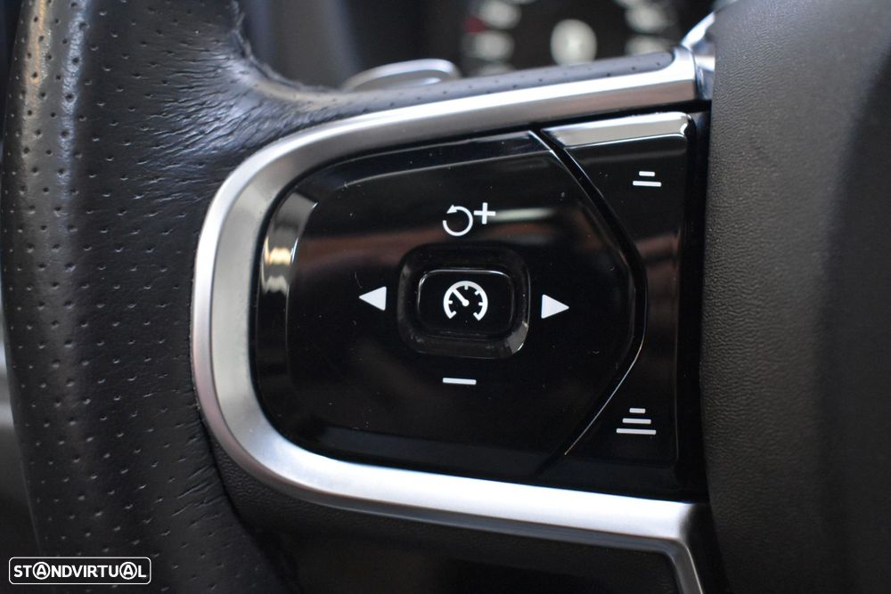 Volvo XC 60 2.0 D4 Inscription AWD Geartronic - 43