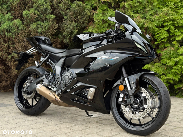 Yamaha R7