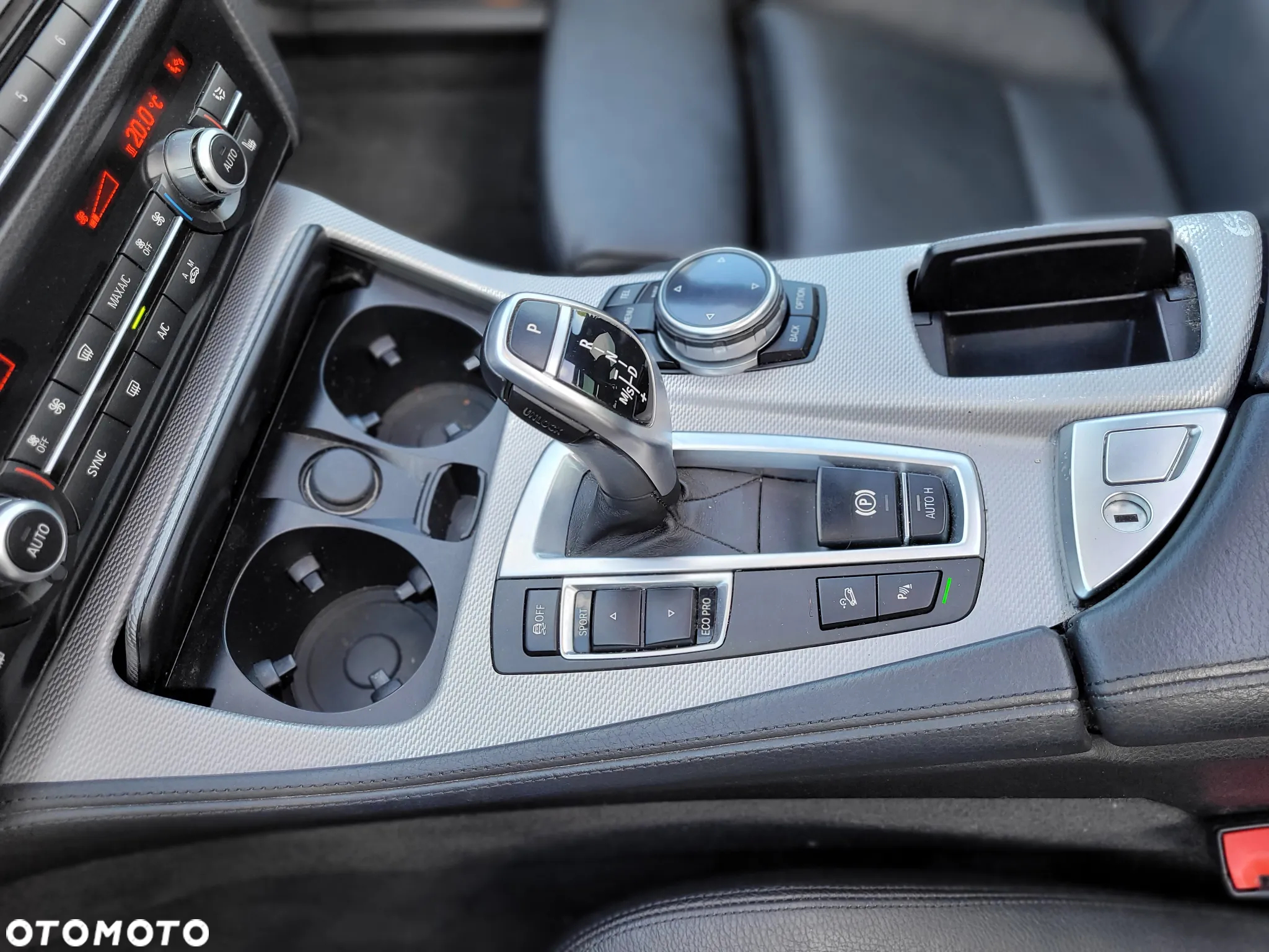 BMW Seria 5 530d xDrive Touring - 25