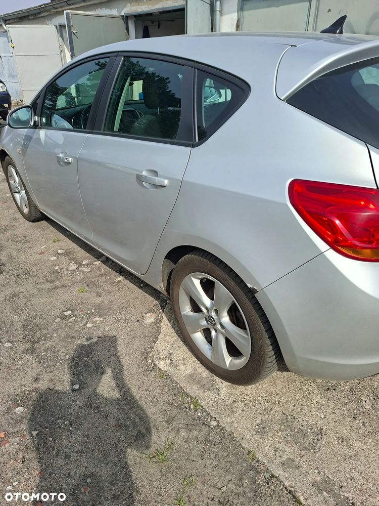 Opel Astra 1.6 - 5