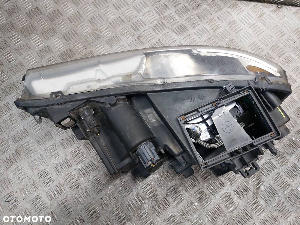 LAMPA LEWY PRZÓD VOLVO XC90 I USZKODZONA 30698574 SOCZEWKA - 3