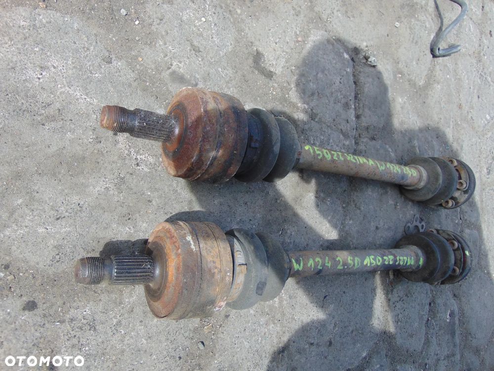 Półoś mercedes w124 2,5 D cena sztuka - 3