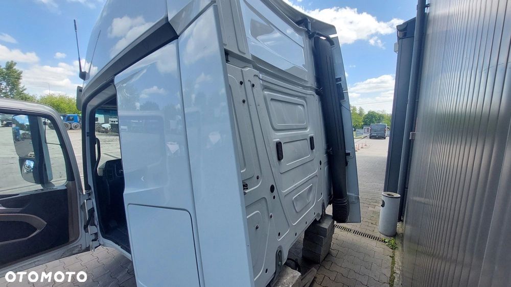 MERCEDES ACTROS MP4 EURO 6 KABINA KPL GIGA SPACE 2018 - 4