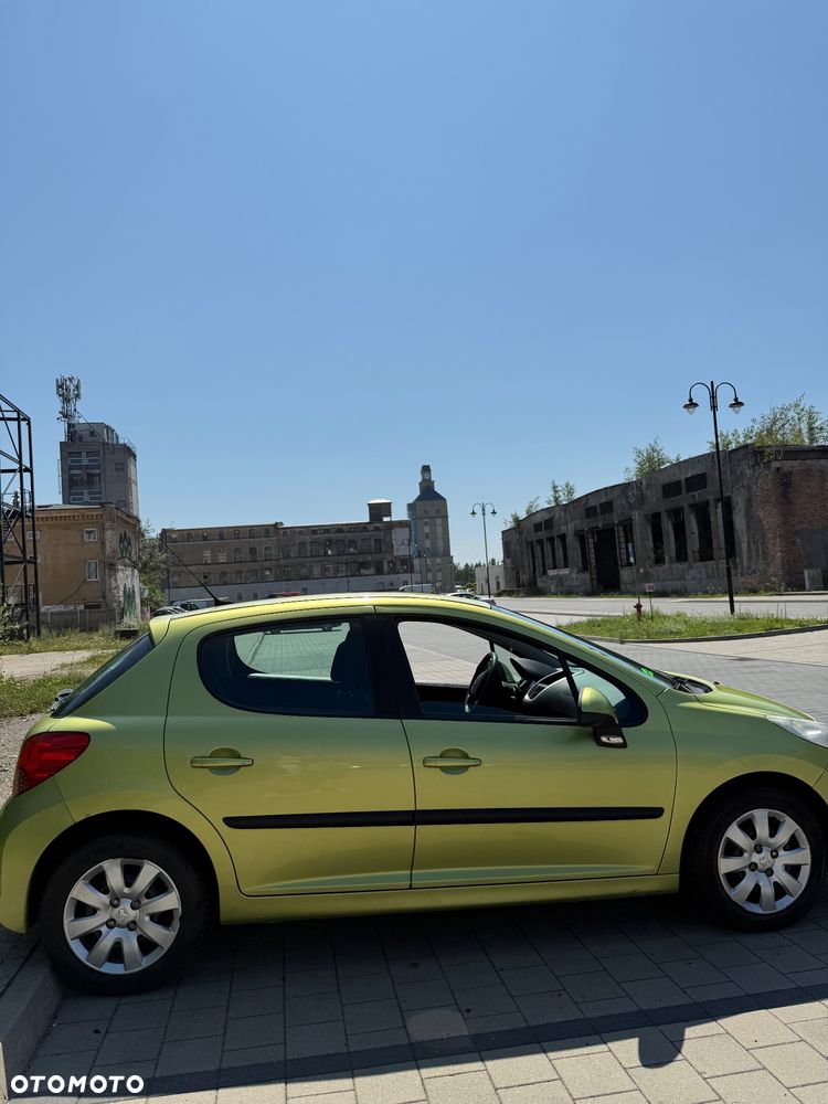 Peugeot 207 1.4 16V Presence - 5