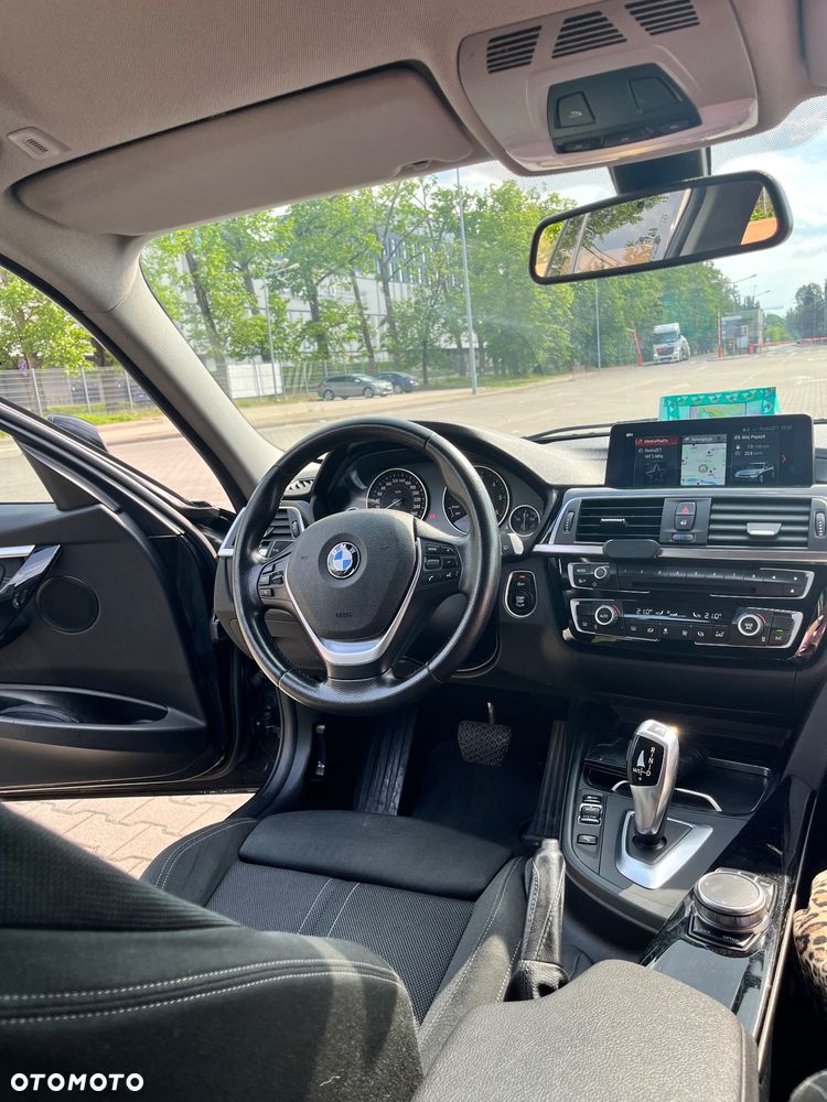 BMW Seria 3 318d Sport Line - 19