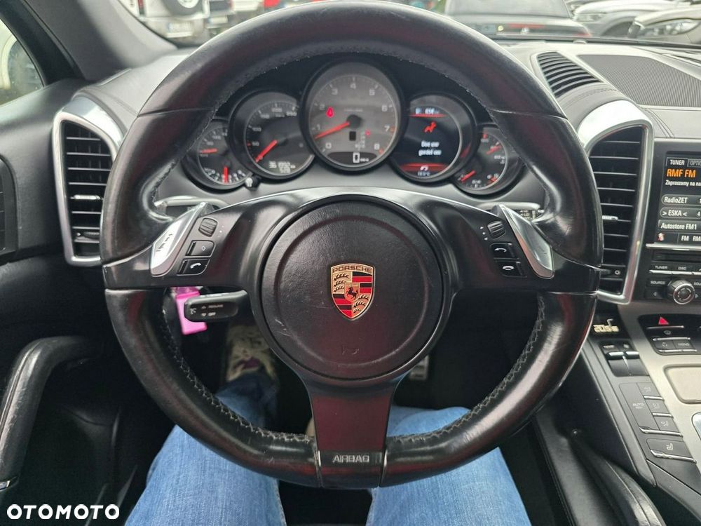 Porsche Cayenne S - 8