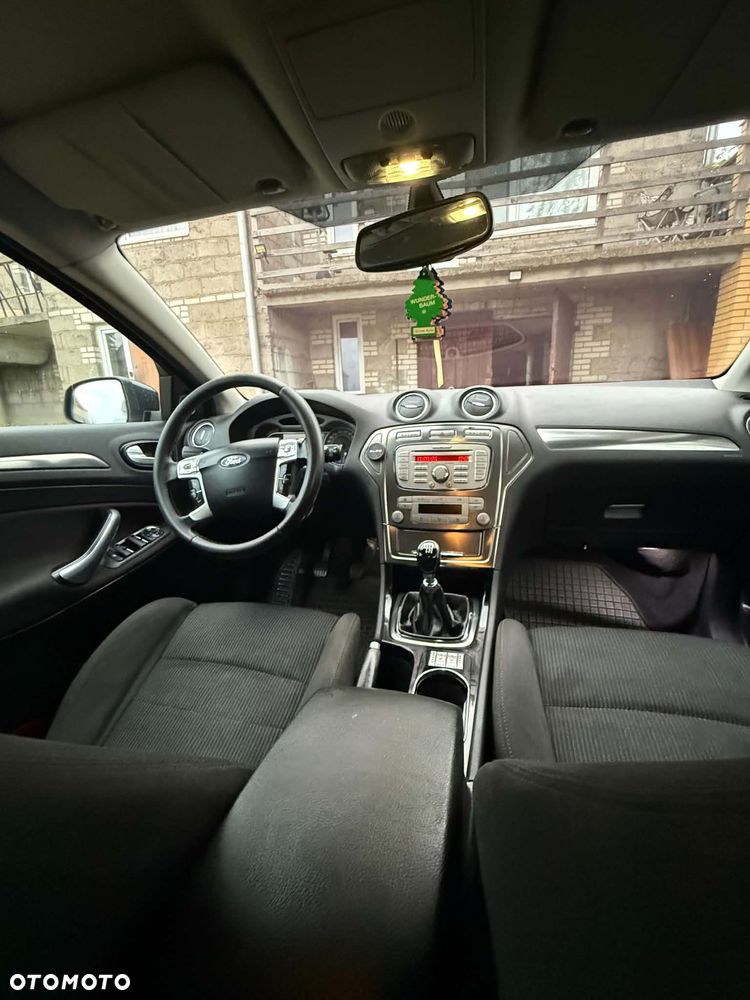 Ford Mondeo - 12