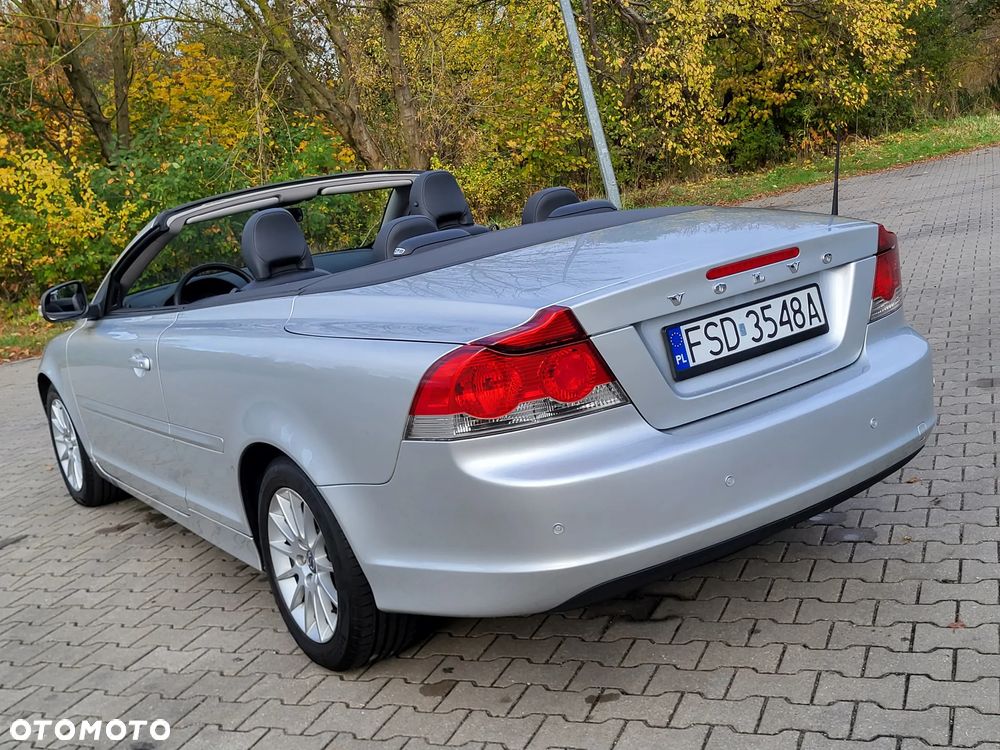 Volvo C70 2.0D Momentum - 9