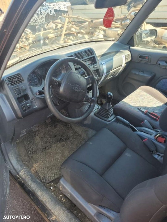 dezmembrez toyota Rav - 5