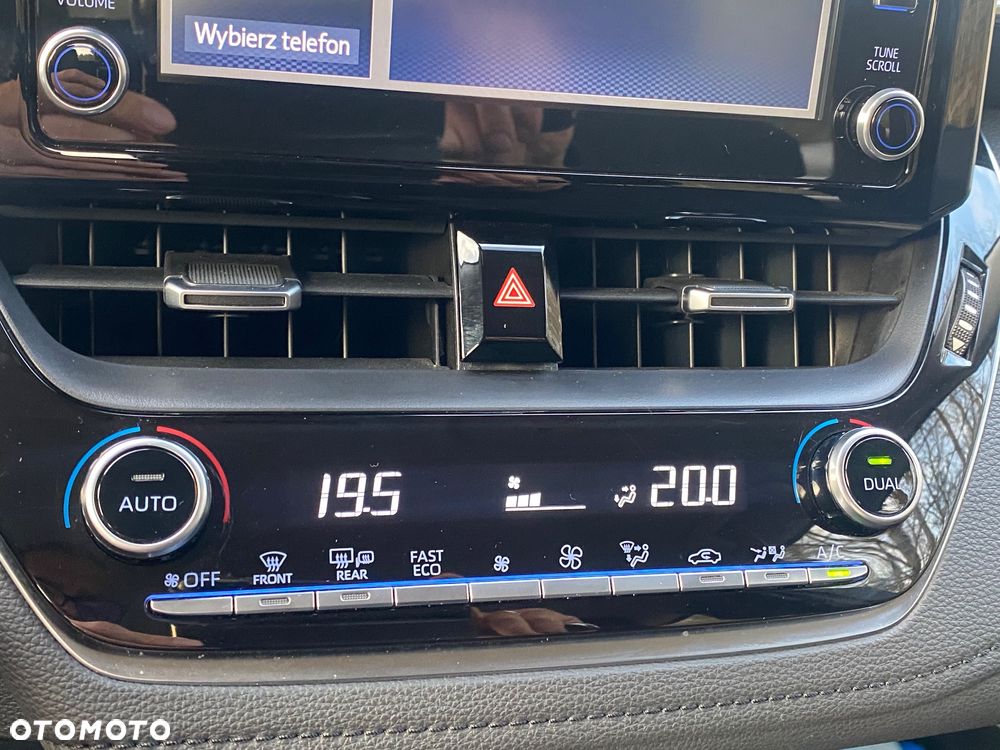 Toyota Corolla 1.8 Hybrid Comfort - 35