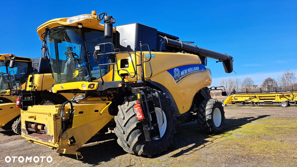 New Holland CR 9080 4WD