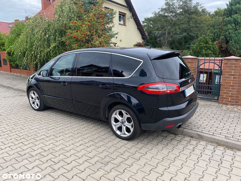 Ford S-Max - 13