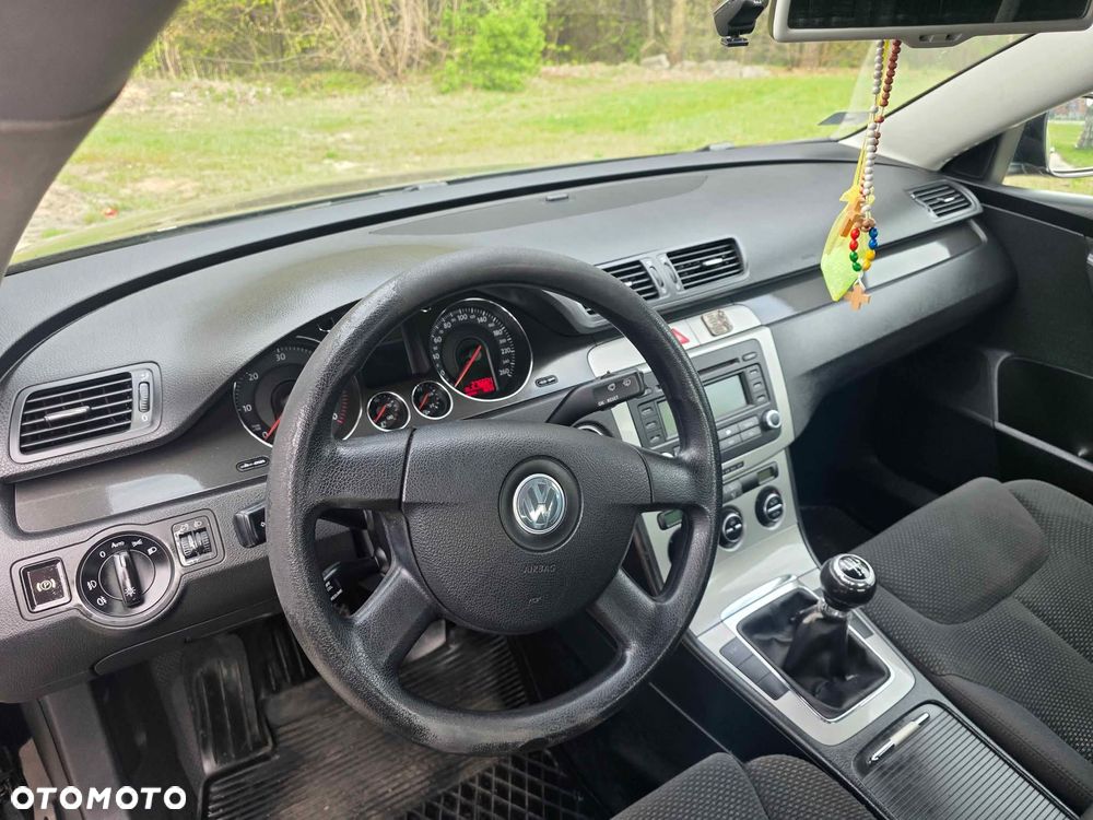 Volkswagen Passat 1.9 TDI Individual - 5