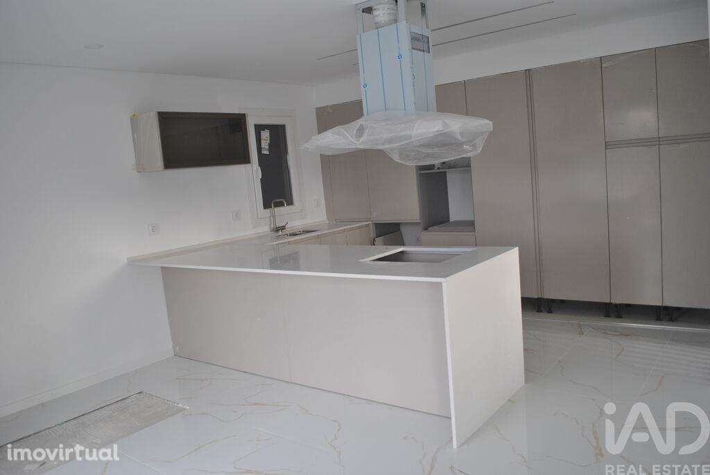 Casa T4 em Fernão Ferro de 294,00 m2 - Grande imagem: 4/20