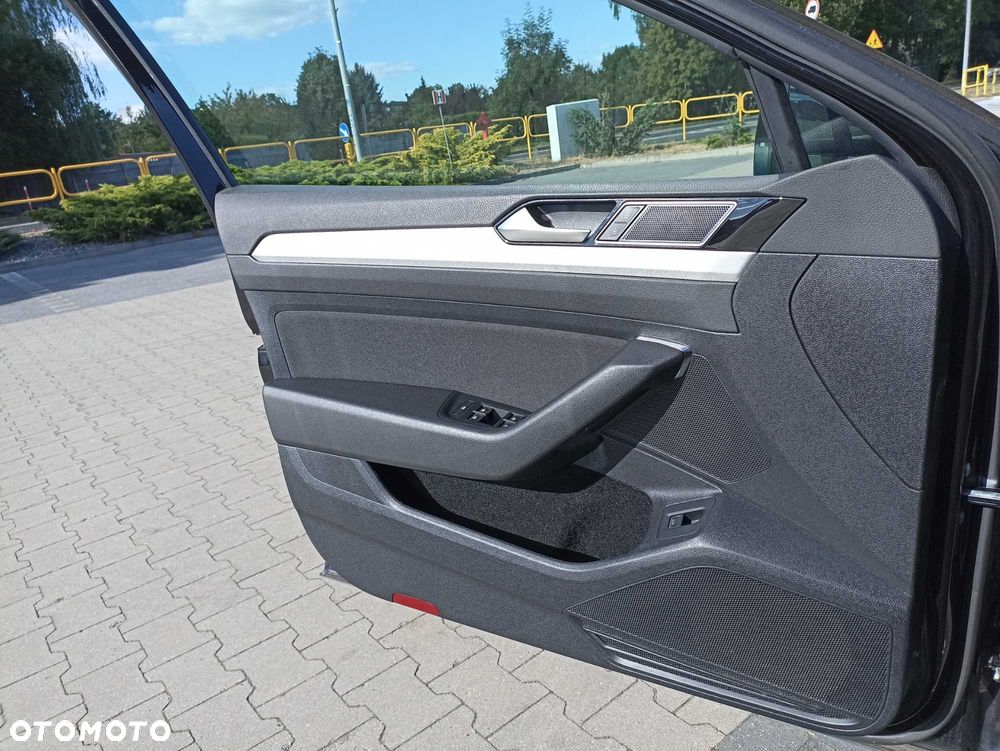 Volkswagen Passat - 6
