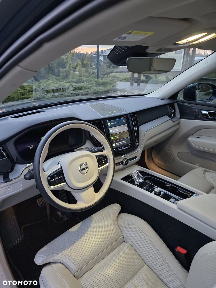 Volvo XC 60 B5 B AWD Plus Bright - 20