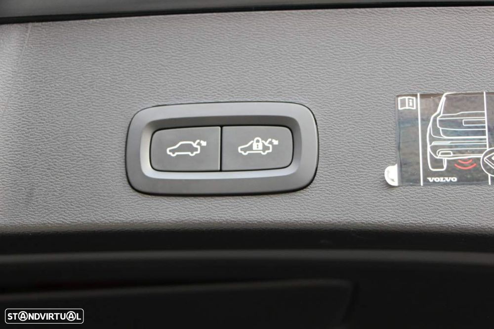 Volvo XC 40 2.0 B4 Inscription - 25