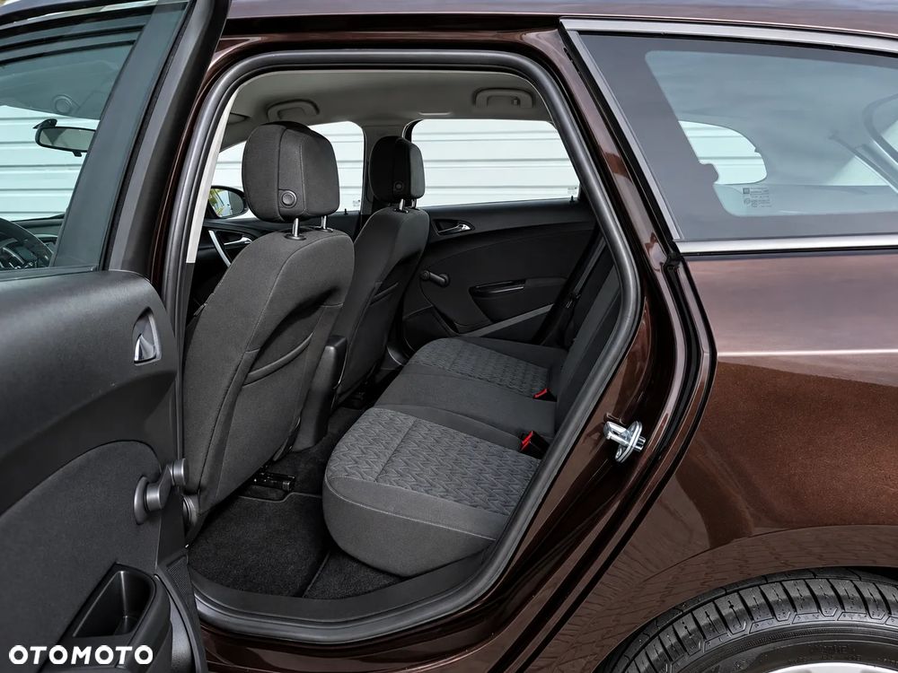 Opel Astra 1.4 Turbo Color Edition - 12