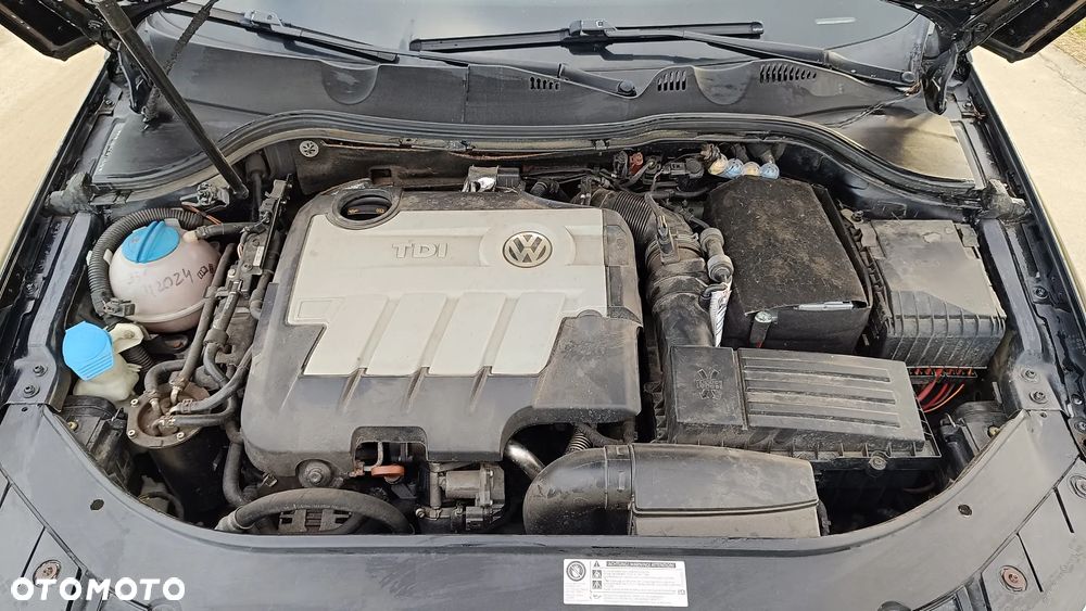 Volkswagen Passat 2.0 TDI Highline - 39