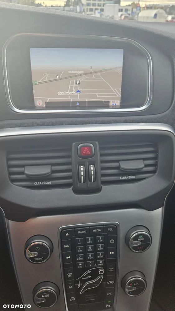 Volvo V40 T3 Drive-E Momentum - 17