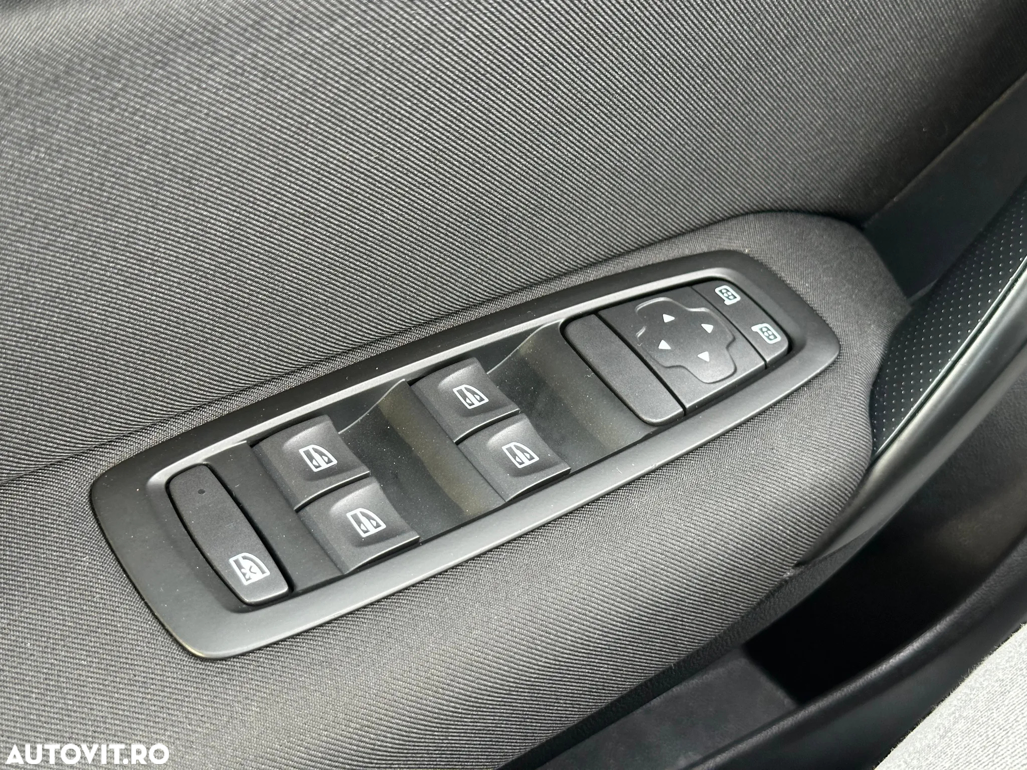Renault Megane TCe EDC Zen - 25