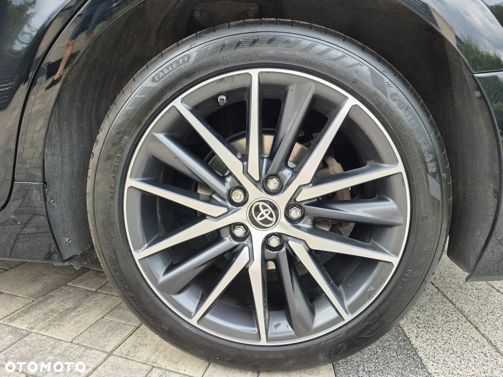 Toyota Camry 2.5 Hybrid Executive CVT - 22