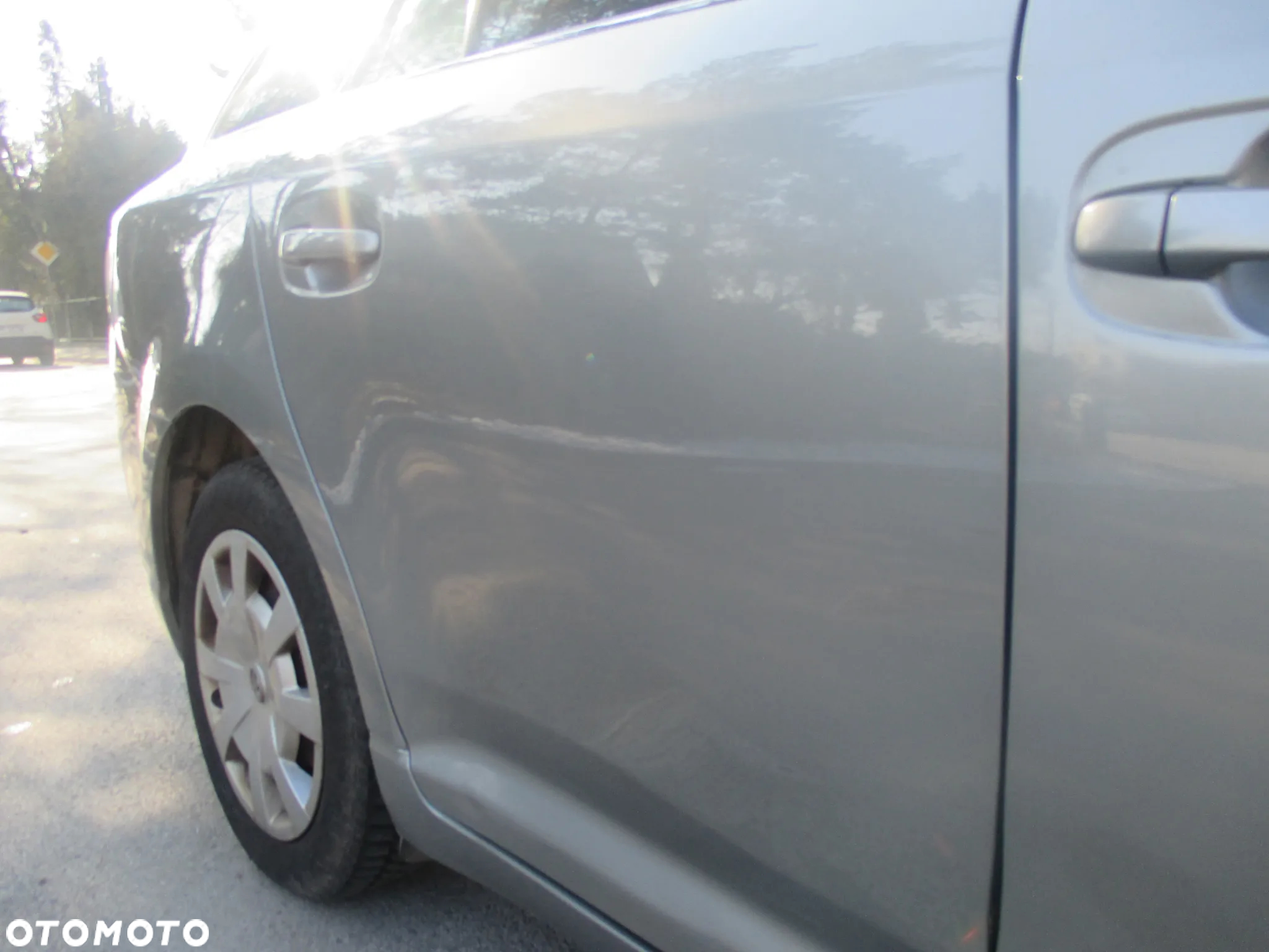 Toyota Avensis 1.6 Active - 8