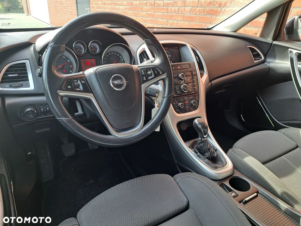Opel Astra 1.6 Turbo Innovation - 12