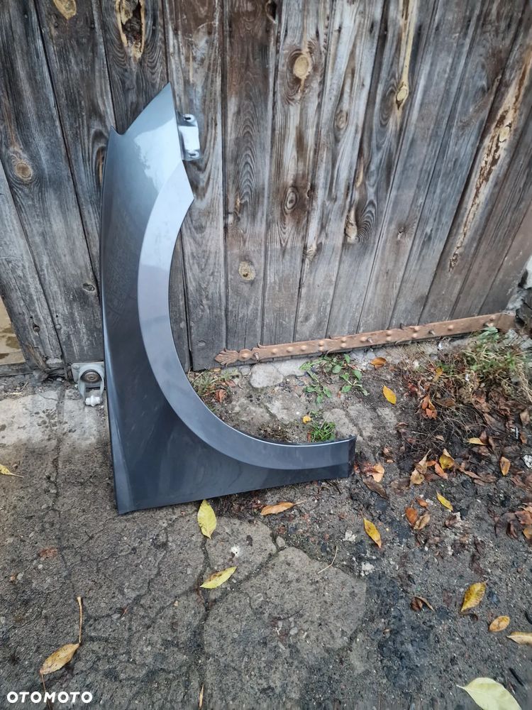 Błotnik  prawy  przód  skoda  superb  III - 2