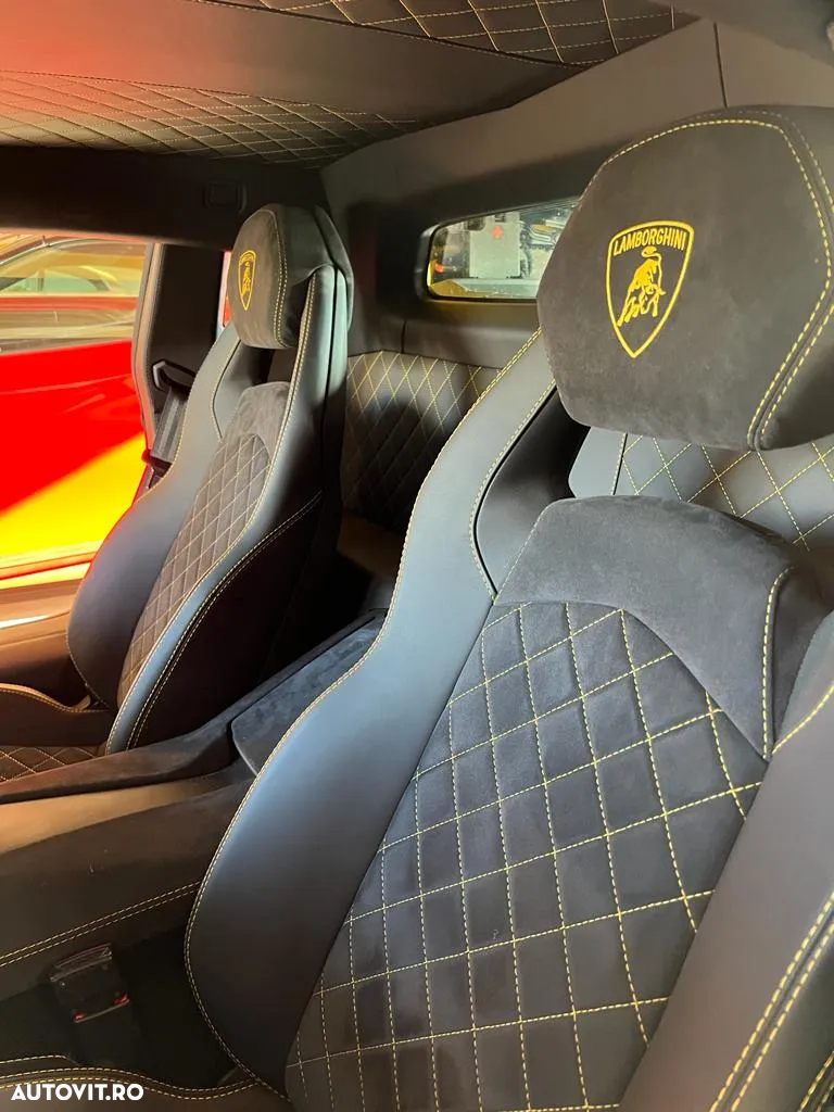 Lamborghini Aventador - 9