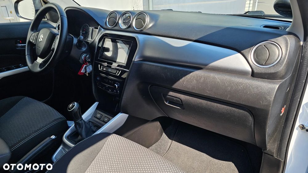 Suzuki Vitara 1.6 Premium 2WD - 28