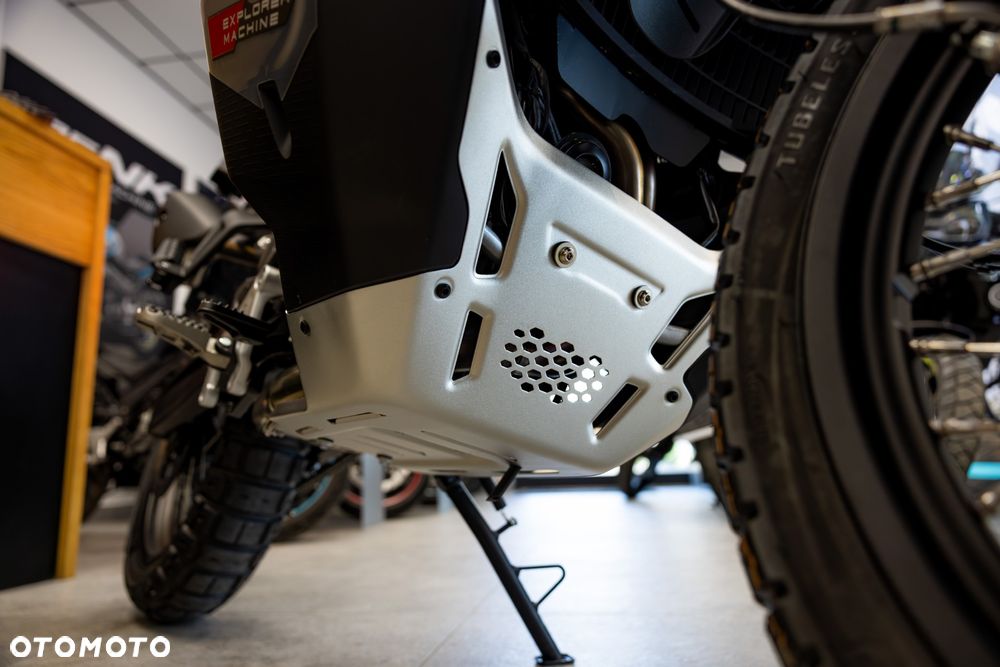 CFMoto MT-X - 7