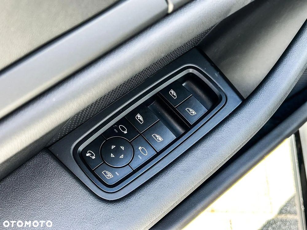 Porsche Taycan 105kWh Sport Turismo Performance Plus - 18