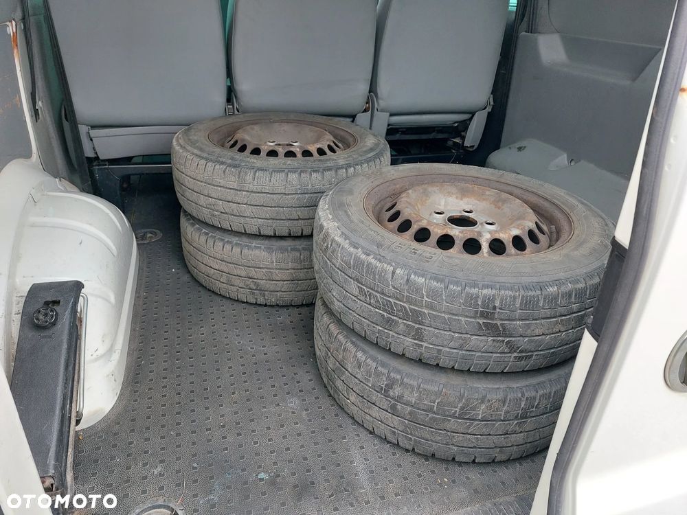 Volkswagen Transporter - 9